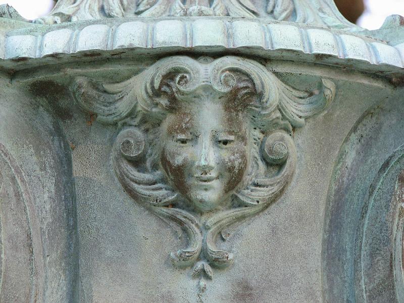 2008-10-12_Tiverton_Newport_Mansions 079.jpg